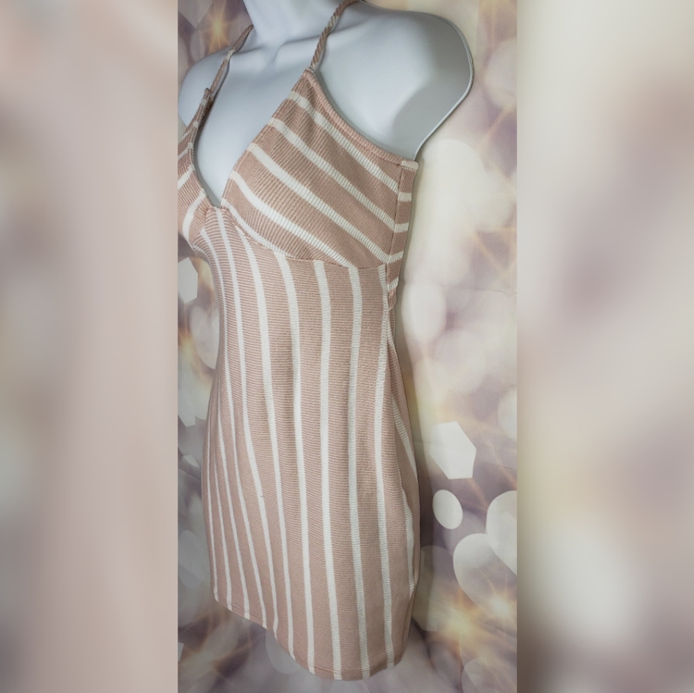 🌴 MAYPINK V-neck halter top mini dress - Picture 3 of 4